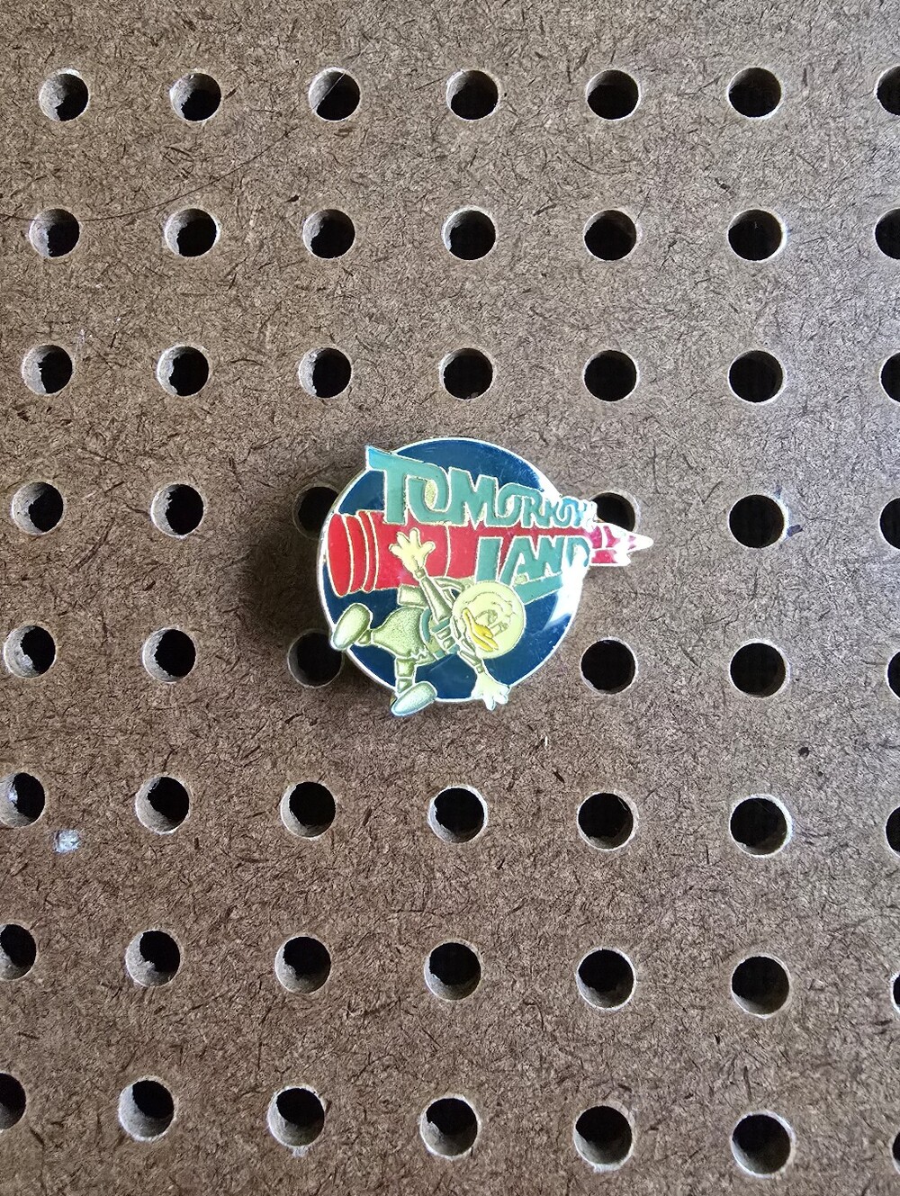 Vintage 1985 Disney Tomorrow Land Donald Duck Enamel Metal Pin 30th Anv.